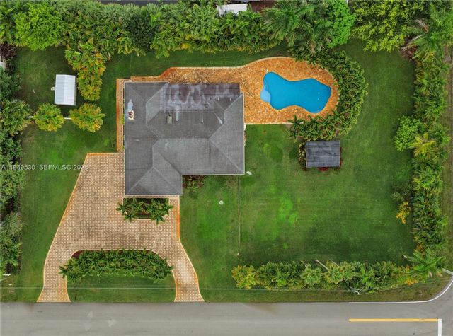 11201 NW 4th Court, Plantation, FL 33325