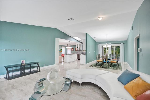 11201 NW 4th Court, Plantation, FL 33325