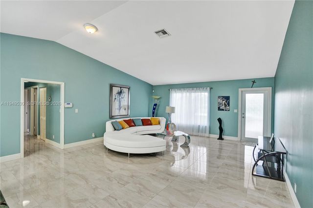 11201 NW 4th Court, Plantation, FL 33325