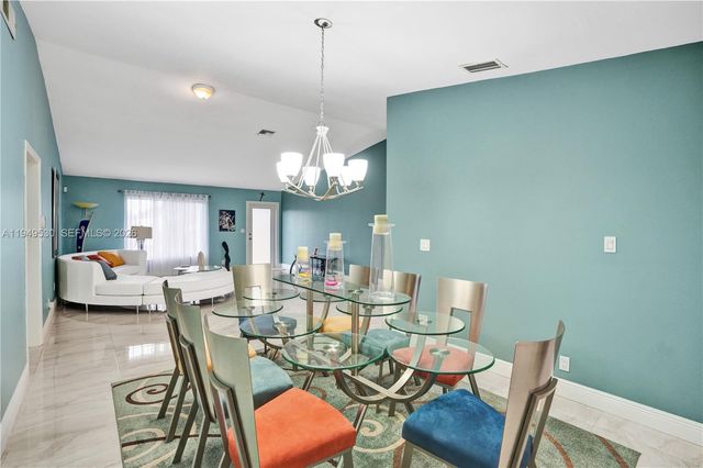 11201 NW 4th Court, Plantation, FL 33325