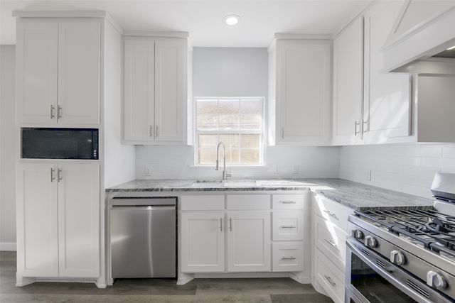 1507 N Preston Street, Ennis, TX 75119