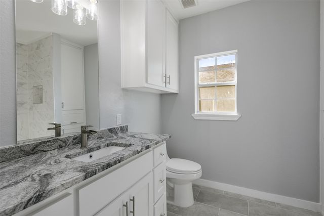 1507 N Preston Street, Ennis, TX 75119