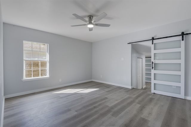 1507 N Preston Street, Ennis, TX 75119