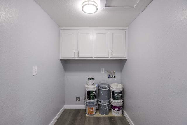 1507 N Preston Street, Ennis, TX 75119