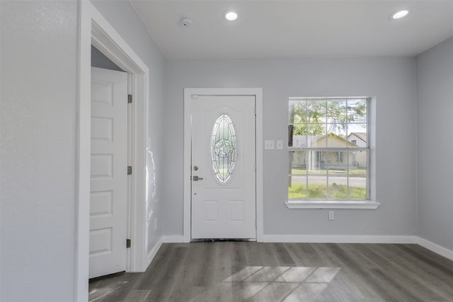 1507 N Preston Street, Ennis, TX 75119