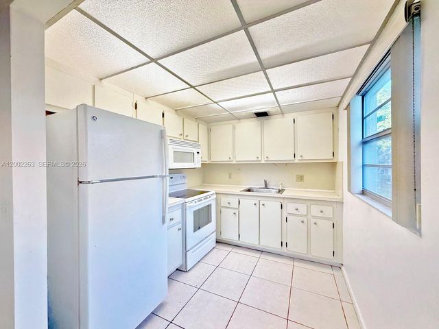 251 SW 134 WY 210M, Pembroke Pines, FL 33027