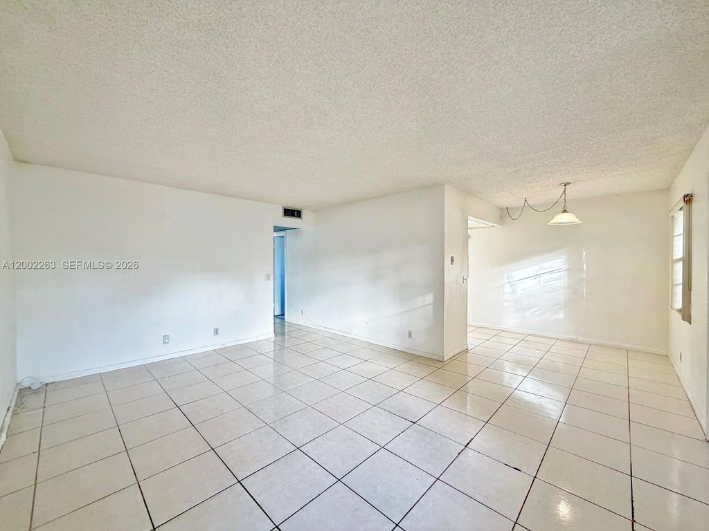 251 SW 134 WY 210M, Pembroke Pines, FL 33027