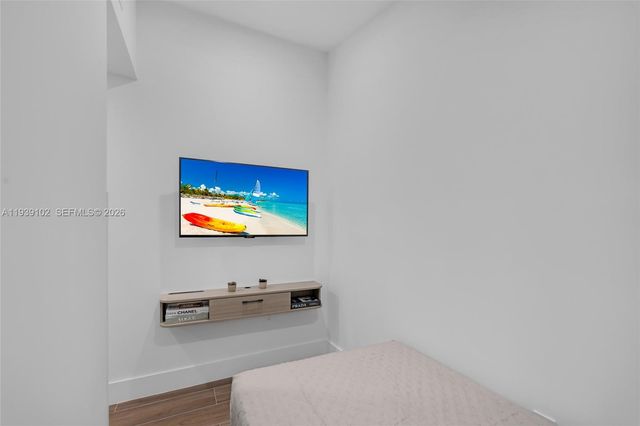 121 NW 53rd St, Miami, FL 33127