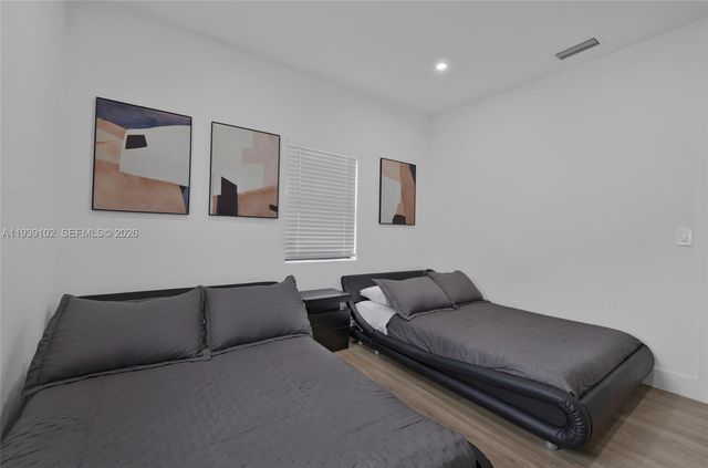 121 NW 53rd St, Miami, FL 33127