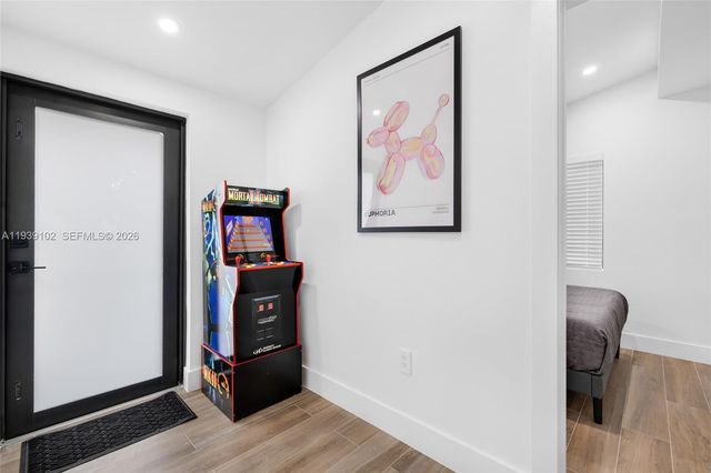 121 NW 53rd St, Miami, FL 33127