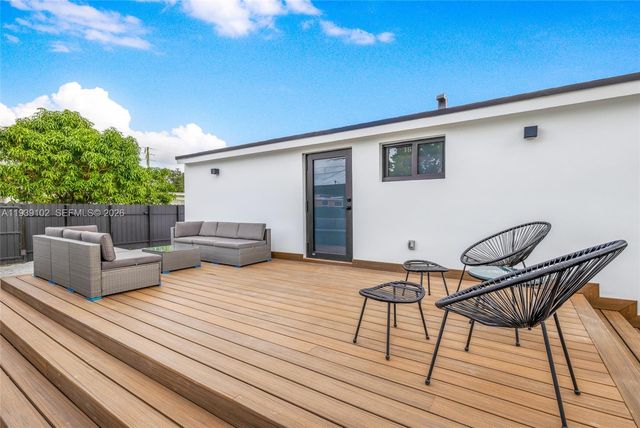 121 NW 53rd St, Miami, FL 33127