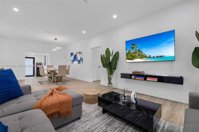 121 NW 53rd St, Miami, FL 33127