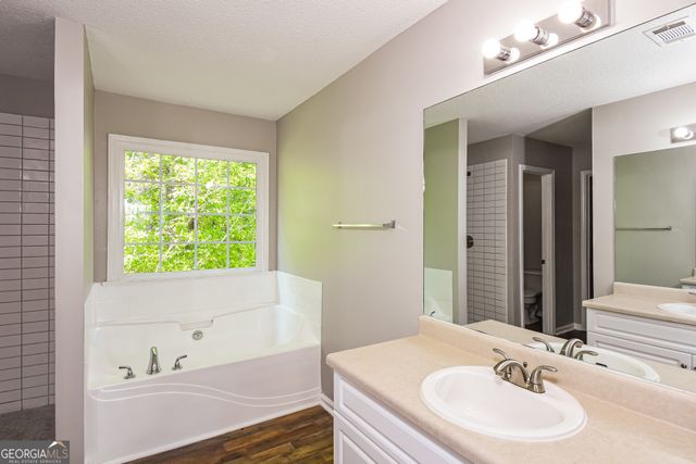 1016 Saddle Brooke Drive, Dallas, GA 30132