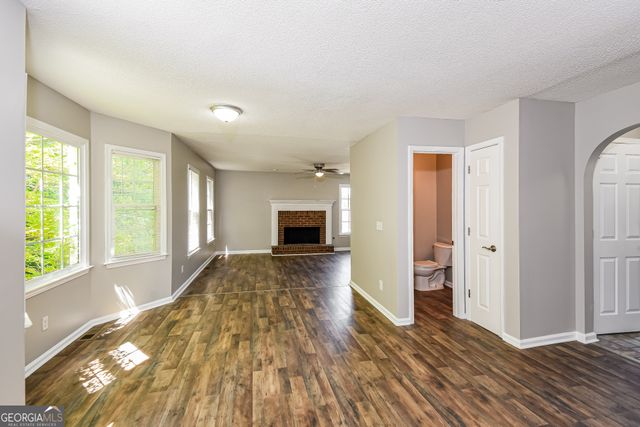 1016 Saddle Brooke Drive, Dallas, GA 30132