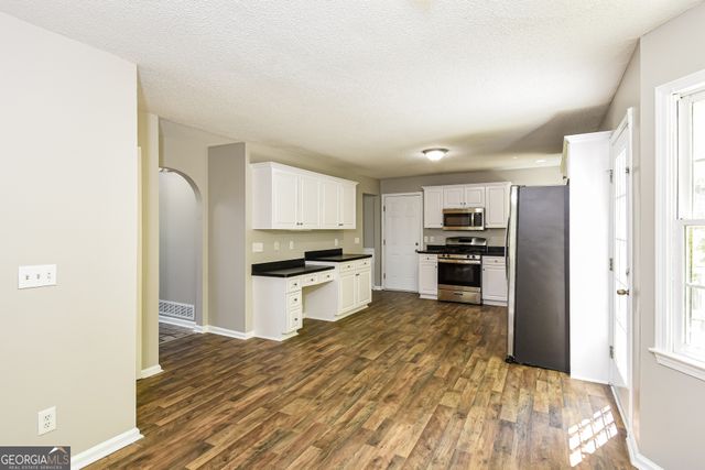 1016 Saddle Brooke Drive, Dallas, GA 30132