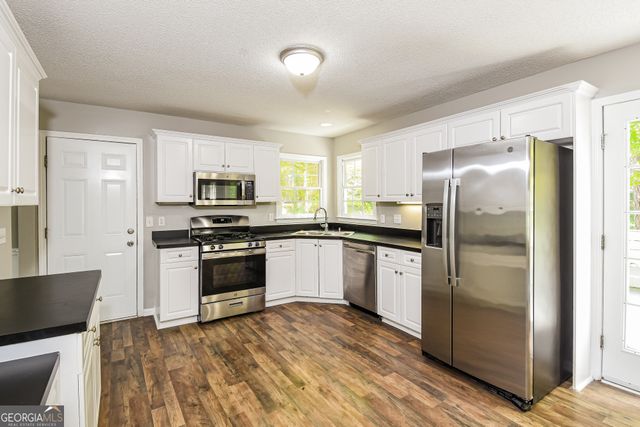 1016 Saddle Brooke Drive, Dallas, GA 30132