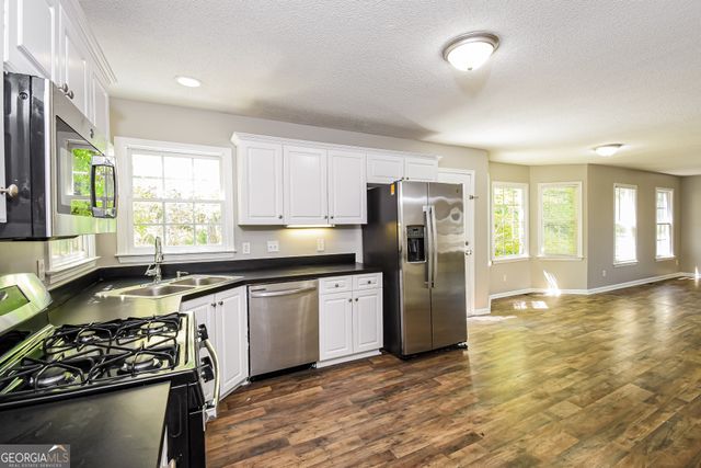 1016 Saddle Brooke Drive, Dallas, GA 30132