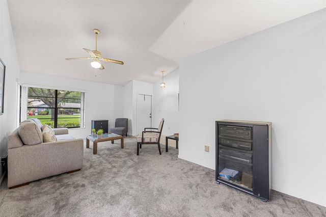 425 Shadow Wood Ln, Coral Springs, FL 33071