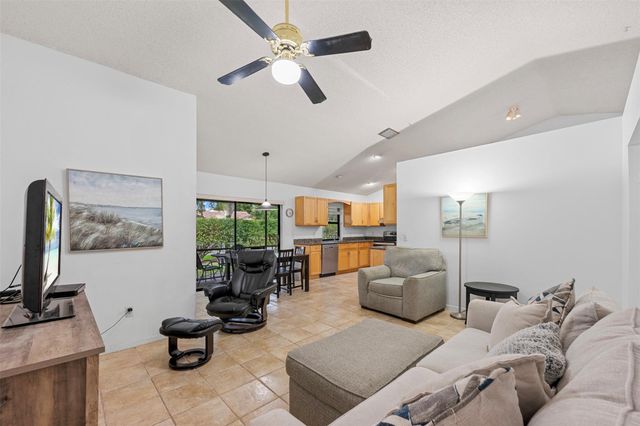 425 Shadow Wood Ln, Coral Springs, FL 33071