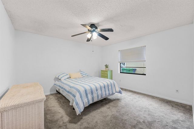 425 Shadow Wood Ln, Coral Springs, FL 33071