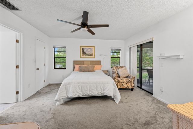 425 Shadow Wood Ln, Coral Springs, FL 33071