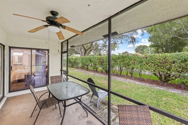 425 Shadow Wood Ln, Coral Springs, FL 33071