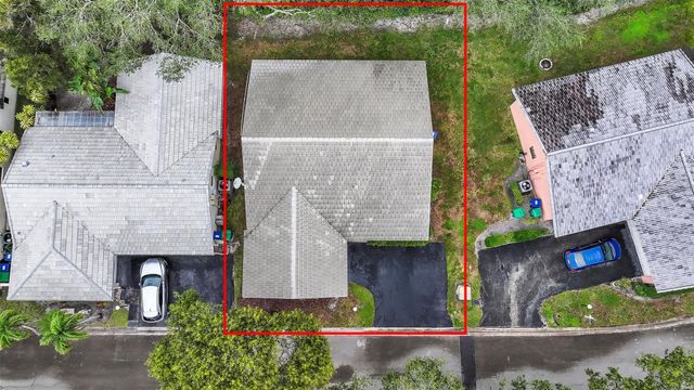 425 Shadow Wood Ln, Coral Springs, FL 33071