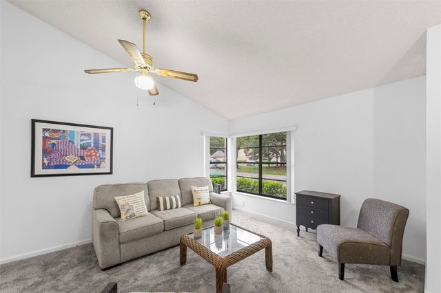 425 Shadow Wood Ln, Coral Springs, FL 33071