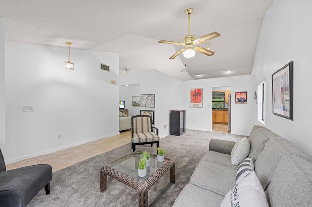 425 Shadow Wood Ln, Coral Springs, FL 33071