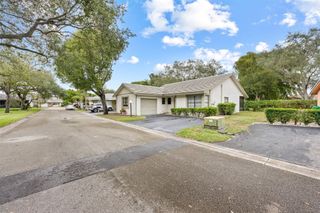 425 Shadow Wood Ln, Coral Springs, FL 33071