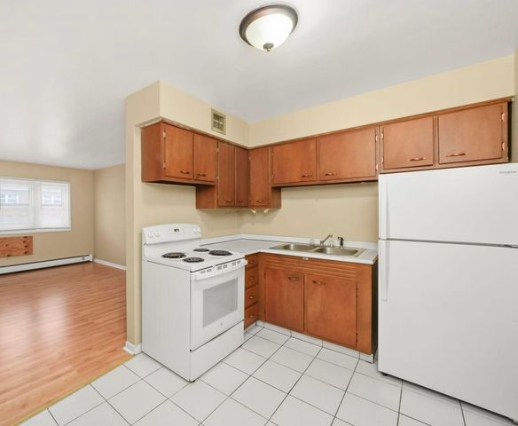 1213 N 34TH Avenue 16, Melrose Park, IL 60160