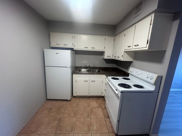 1213 N 34TH Avenue 16, Melrose Park, IL 60160
