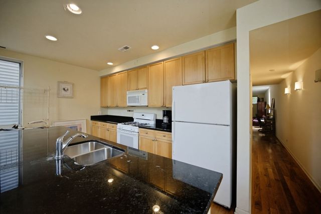 1412 W Diversey Parkway B, Chicago, IL 60614