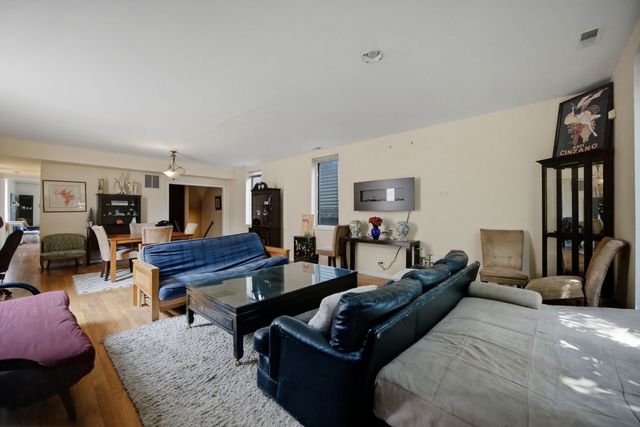 1412 W Diversey Parkway B, Chicago, IL 60614