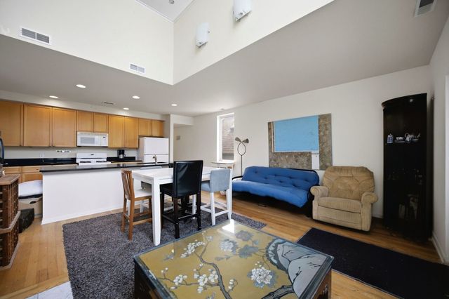 1412 W Diversey Parkway B, Chicago, IL 60614
