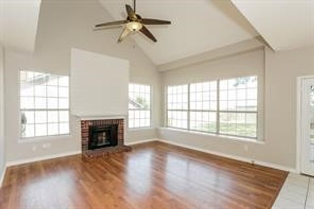 813 Lionel Way, Fort Worth, TX 76108