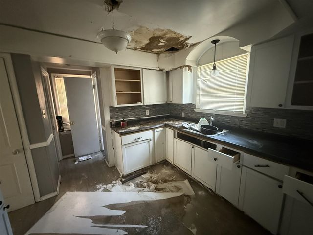 10812 Balfour Road, Detroit, MI 48224