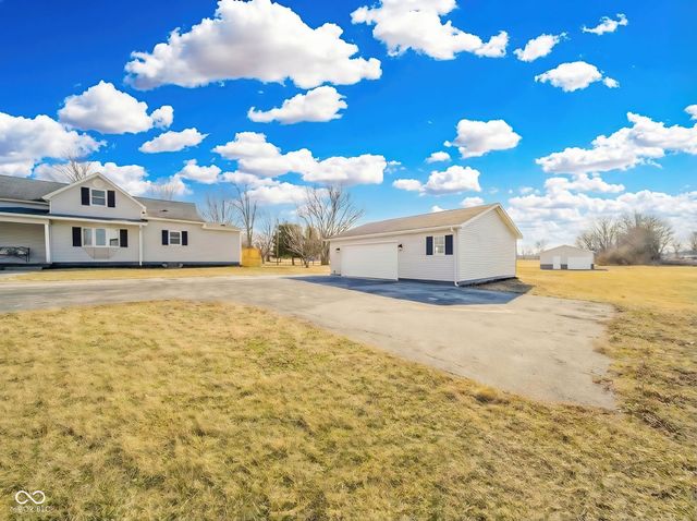 1521 E 1700 N, Summitville, IN 46070