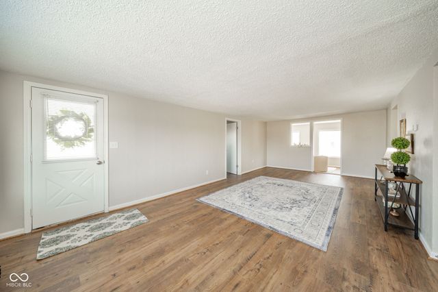 1521 E 1700 N, Summitville, IN 46070