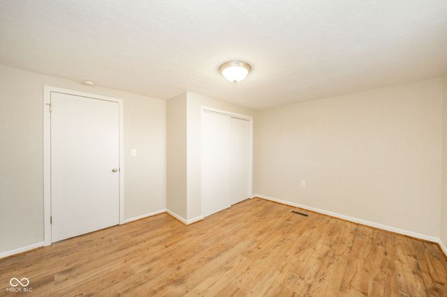 1521 E 1700 N, Summitville, IN 46070