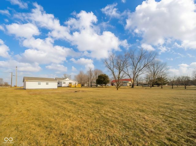 1521 E 1700 N, Summitville, IN 46070