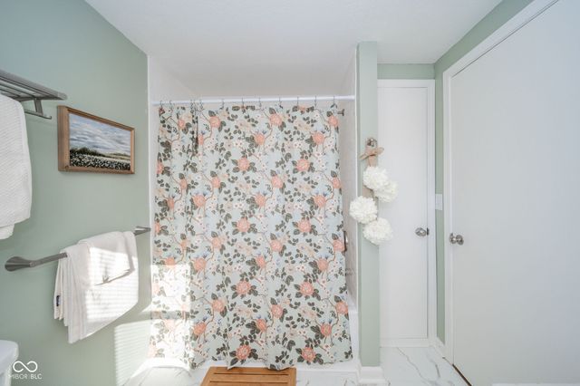 1521 E 1700 N, Summitville, IN 46070