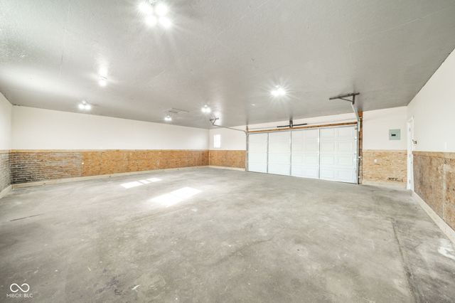 1521 E 1700 N, Summitville, IN 46070