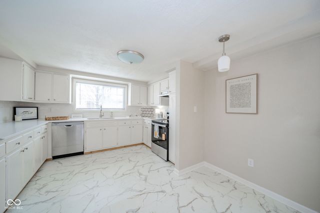 1521 E 1700 N, Summitville, IN 46070