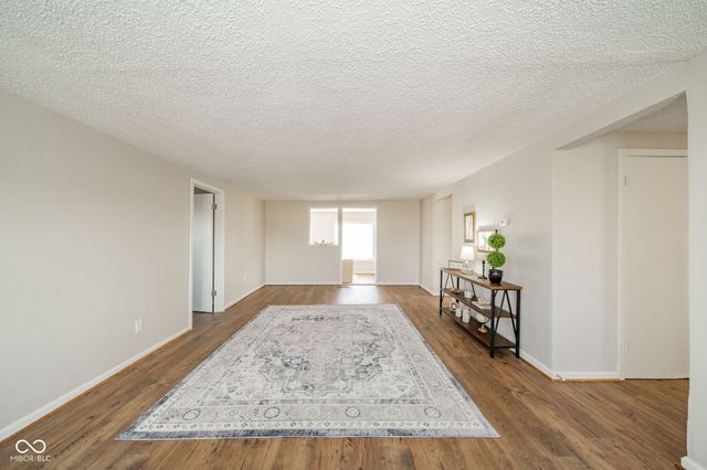 1521 E 1700 N, Summitville, IN 46070