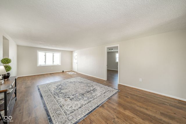 1521 E 1700 N, Summitville, IN 46070