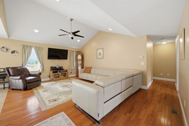 273 Maple Ave, Rutland, MA 01543