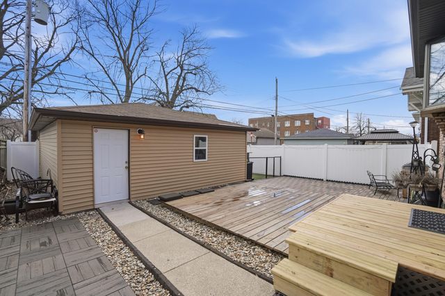 1431 Lake Avenue, Whiting, IN 46394