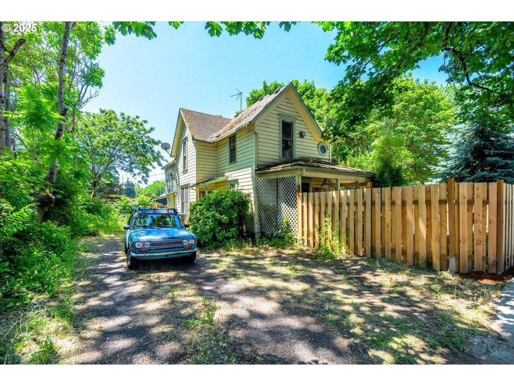 490 W 4TH Ave, Eugene, OR 97401