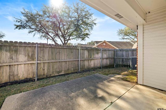 5401 Hollytree Dr. 604, Tyler, TX 75703